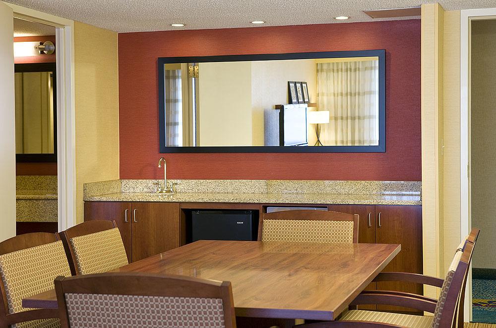 Courtyard By Marriott Denver Airport Exterior foto